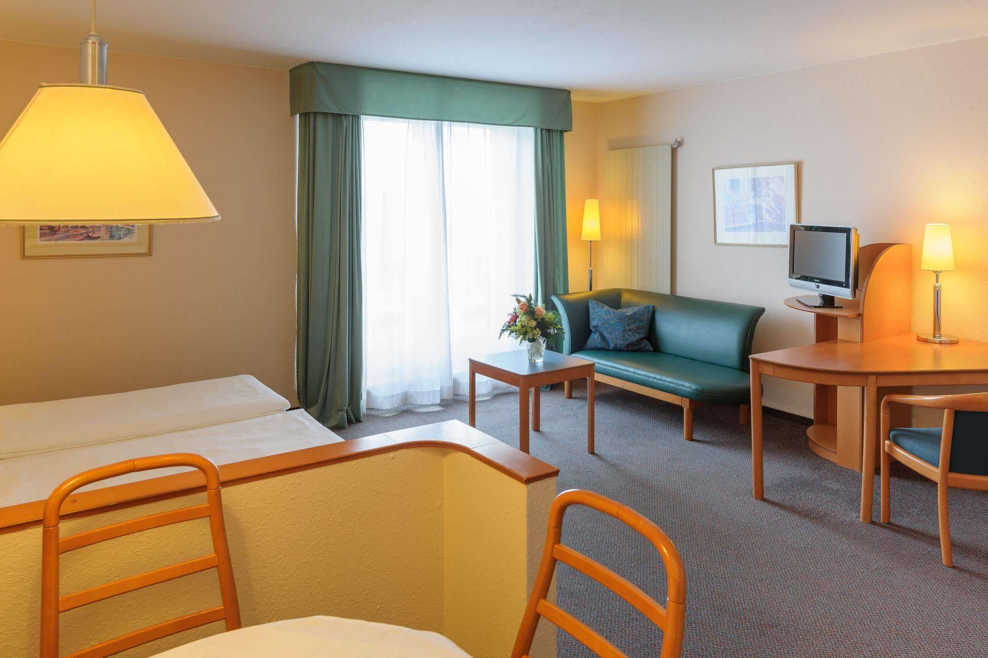 Hotel Amedia Boardinghouse Frankfurt Airport à Raunheim Extérieur photo